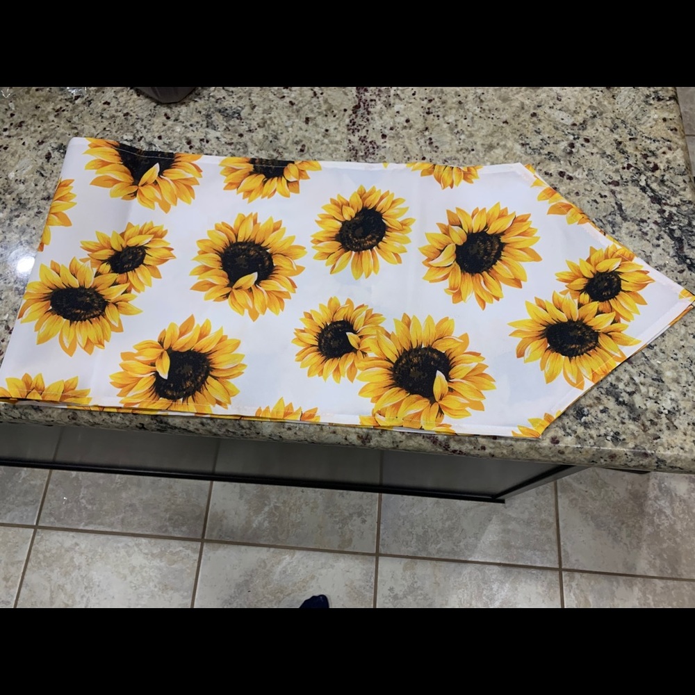 Table Runner 108”